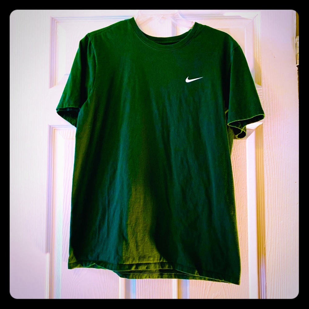 Nike medium T-shirt green white